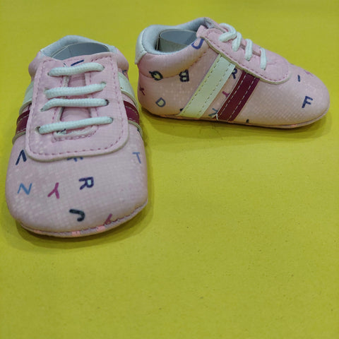 Baby shoes pink